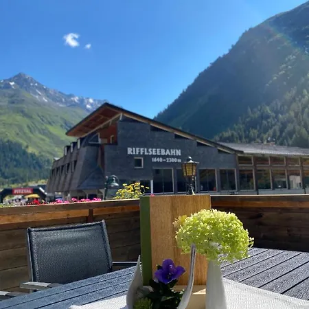 Zirbenhof 2* Sankt Leonhard im Pitztal