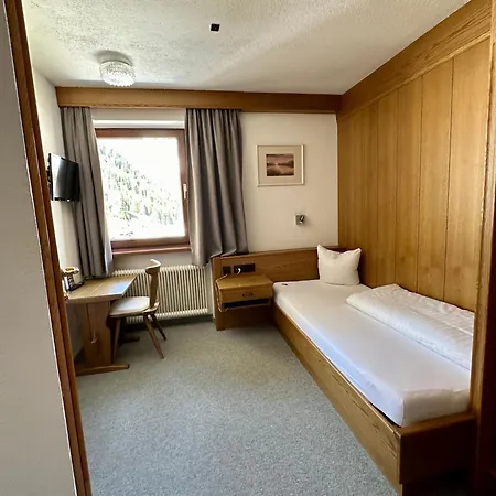 Hotel Zirbenhof